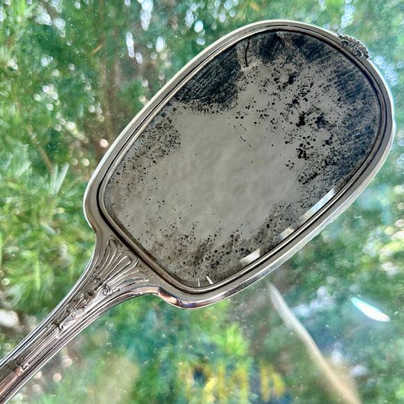 Vintage Wallace Silverplate Hand Mirror – Art Deco Vanity Mirror with Etched “E” - Picture 6 of 14